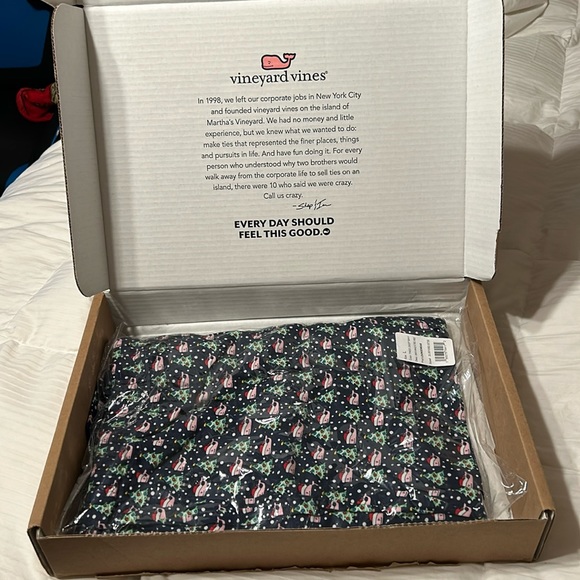 Vineyard Vines Santa Whale & Tree Pajama Pants L - Picture 1 of 6